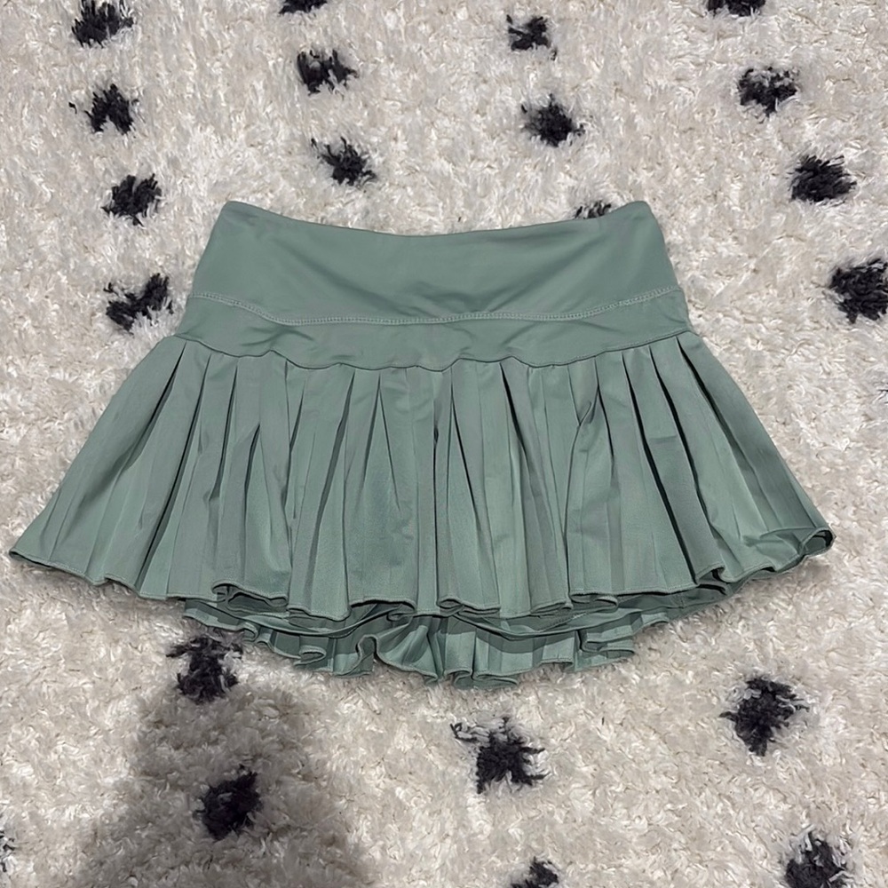 Gold Hinge Pleated Tennis Skirt